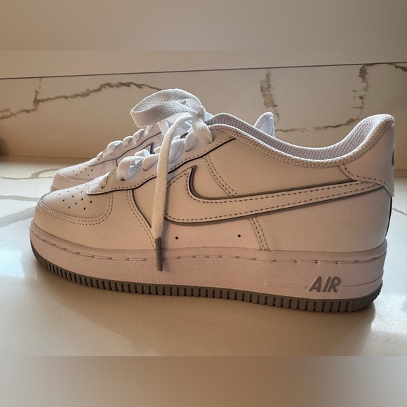 Nike Air Force 1 Low - White Wolf Grey (GS) - Picture 6 of 11
